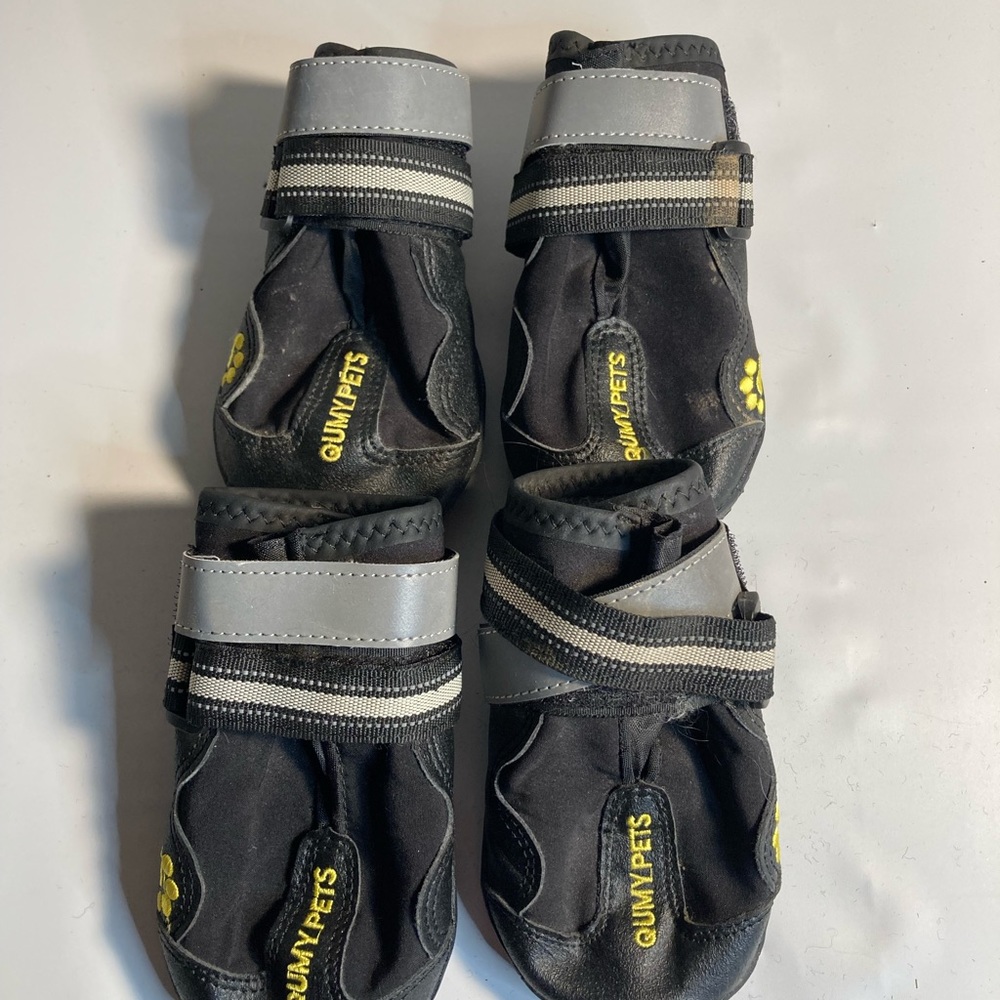 QUMY Dog Boots Size 7 Waterproof Shoes Reflective Strips Rugged Anti-Slip